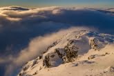 Szczyt Śnieżki w chmurach